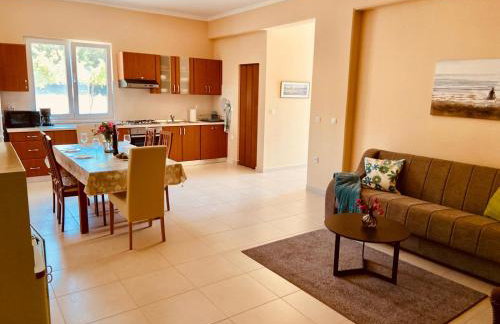 RENATOEMILIA spacious apartment with courtyard - Photo 12