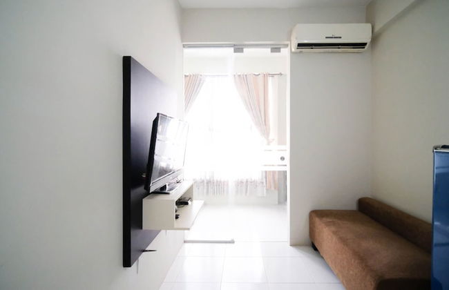 Simple And Homey 2Br At Dian Regency Apartment - Photo 14