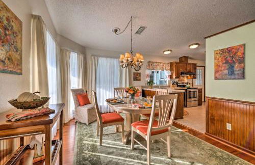 Lovely Lady Lake Home with Resort Amenities and Lanai! - Foto 8