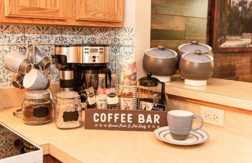 Camelback Private Home located behind Waterpark & Ski Lift - Foto 53