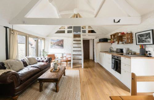 Charming Stone Cottage - Cotswolds Farm Stay - The Bullpen - Photo 33