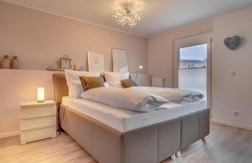 Köln-Pulheim Saphier Haus I15 min Köln Messe Lanxess I 180m2 über 4 Level I Komfort I P I Palmengarten I Babybett - Photo 3