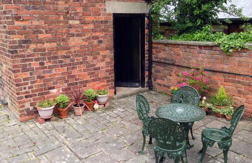 Jug And Glass Cottage - Photo 17