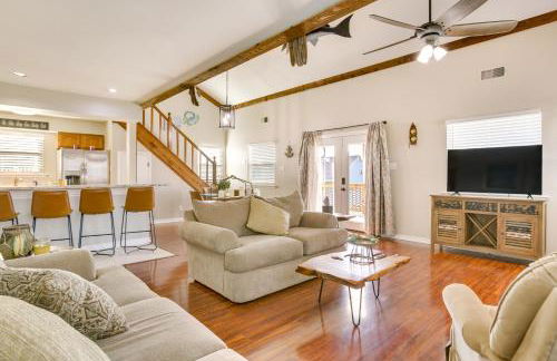 Bayou Bliss Barataria Waterfront Getaway with Dock! - Foto 1