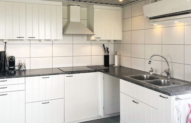 6 Person Holiday Home in Farentuna - Photo 3