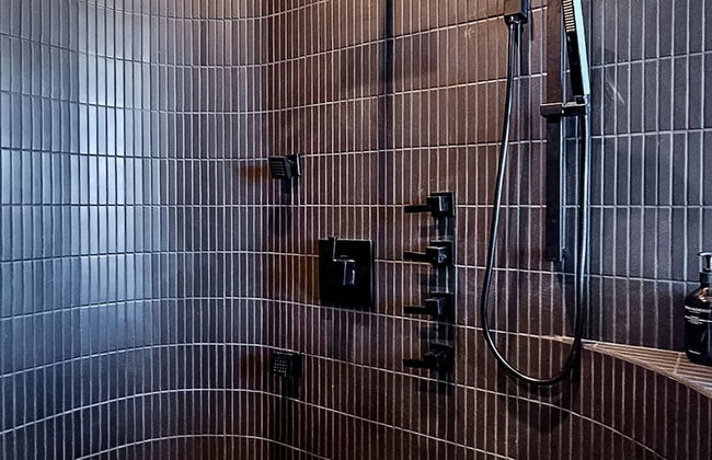 Luxe Modern Escape w Pool Hot Tub Firepit Desert View Lassen by Avantstay - Photo 19