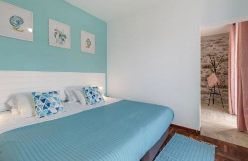 Scenic Home with Panoramic Sea & Mountain Views in São Vicente - Foto 10