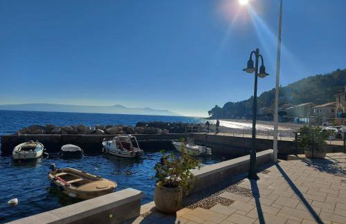 Modern and cosy apartment Ivana with a beautiful seaview - Photo 38