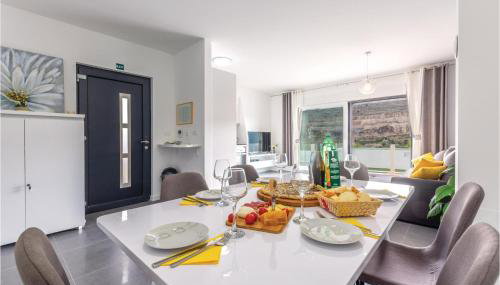 Lovely Home In Srinjine - Photo 3