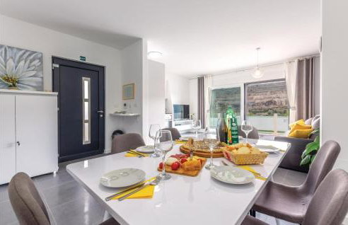 Lovely Home In Srinjine - Photo 3