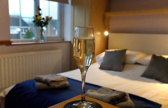 Captivating 4-bed House in Milton Keynes - Foto 11