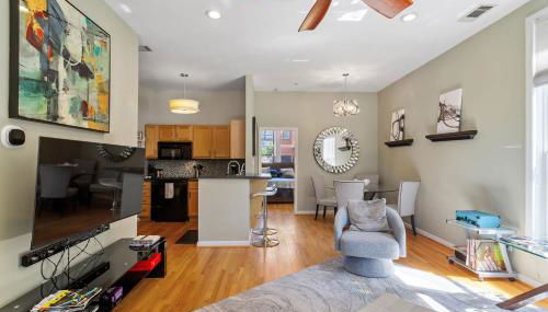 Warehouse District Modern Condo with Private Garage - Foto 4