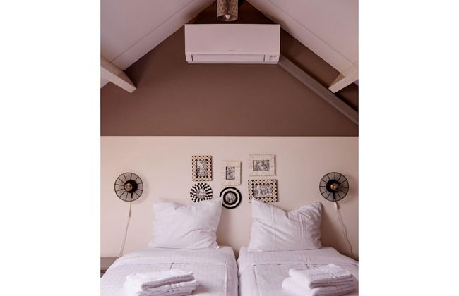 Holiday Home in Baarlo With Wood-fired Hot Tub - Photo 3