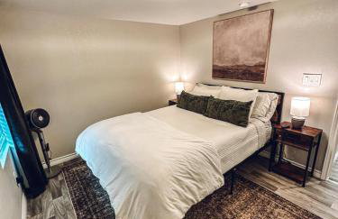 Golden Hour Getaway - Photo 23