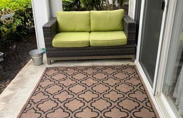 First Class Treatment Luxurious end unit Patio Pool Restaurant Bar on premises Steps away from Everything else! Spacious Condo Stocked with all You Need! - Foto 41