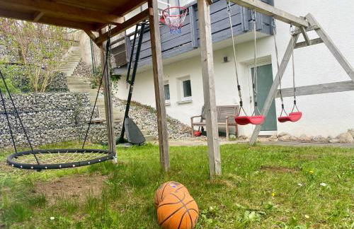 Gemütliche und voll ausgestatette 2 Zimmer Ferienwohnung am Wörthsee mit Terrasse, Grill, Schaukel, Doppelbett oder getrennte Betten fußläufig zu S-Bahn nach München und See, ideal zum Entspannen aber auch zum Arbeiten - Foto 27