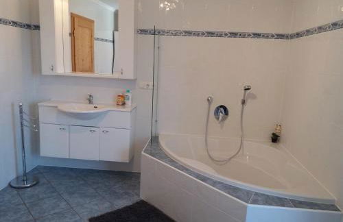 Ferienwohnung Bergblick für bis 13 oder 14 Personen mit 5 Schlafzimmer und 3 Bäder - Foto 34