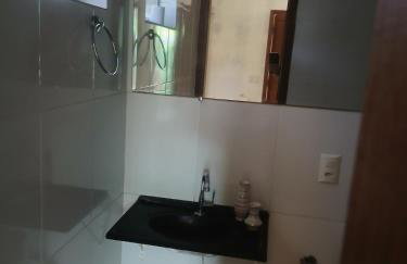 Linda casa com piscina, quiosque e churrasqueira a 150 metros da praia - Foto 24