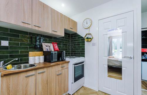 St Davids Lodge - Cosy Stay in Preston for 2 with FREE Parking - Ideal For Business or Work Stays - Presented by Parydise Properties - Photo 15