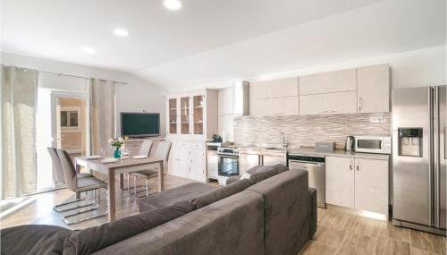 4 Bedroom Stunning Home In Neoric - Foto 3