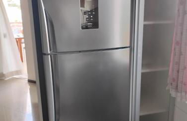 Terraço Familiar , 2 quartos com ar condicionado, 2 banheiros, churrasqueira a carvão , wi-fi, vaga para 2 carros suporta até 7 pessoas - Foto 17