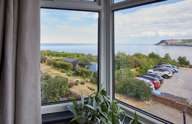 Host Stay Raven House - Photo 20