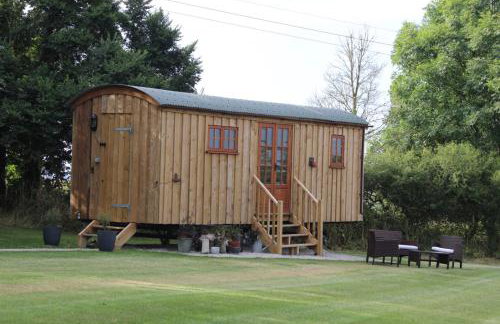 Hare's Hut - Photo 1