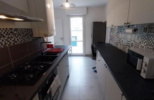 Maison de ville proche de tout, 5min du centre ville & 20min de la plage - Foto 8