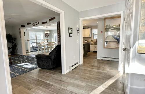 5BR Waterfront Hot Tub Kids Playscape Pets Family Compound! - Foto 42