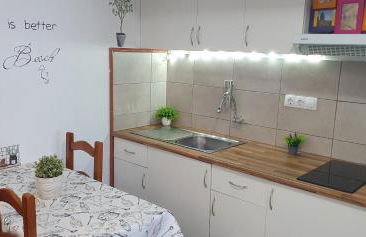 Burero Beach Stay - Comfy - Near airport & Beaches - Foto 9