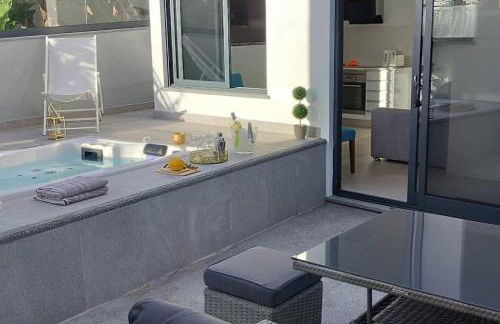 Sunset Avenue for couple w/ jacuzzi spa hot water - Foto 29