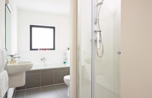 Roof terrace lakeside with access into Spa on a nature reserve Water Garden 9 WG9 - Foto 9