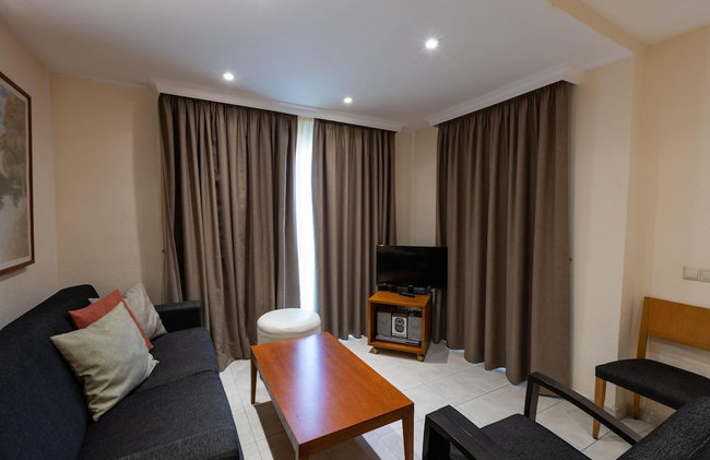 Ramada Hotel & Suites by Wyndham Costa del Sol - Foto 137