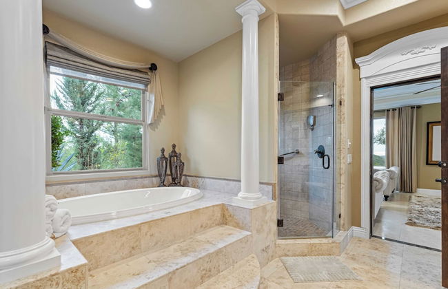 Hilltop Estate w/ Pool, Hot Tub, Fire Pit, Views Cleveland Vista by Avantstay - Foto 34