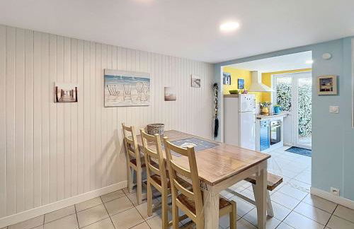 Maison rénovée, à 300m de la plage et proche commerces, avec terrasse et jardin, tout confort - FR-1-361-131 - Photo 7