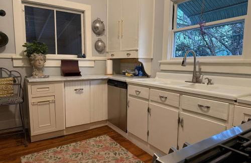 City Cottage on Main Street In North GA - Foto 49