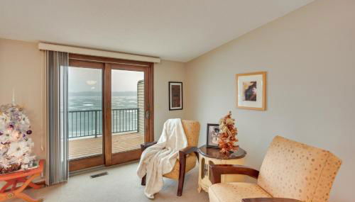 Spacious Lakefront Home with Spectacular Views! - Foto 5