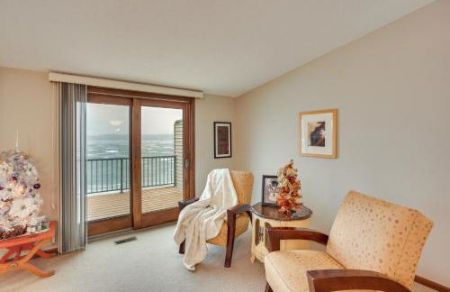 Spacious Lakefront Home with Spectacular Views! - Foto 5