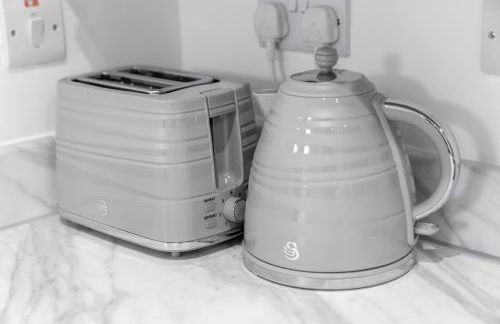 Stylish Apartment - 2 Bedrooms - Balcony - Parking - Netflix - Wifi - 7MC - Foto 20