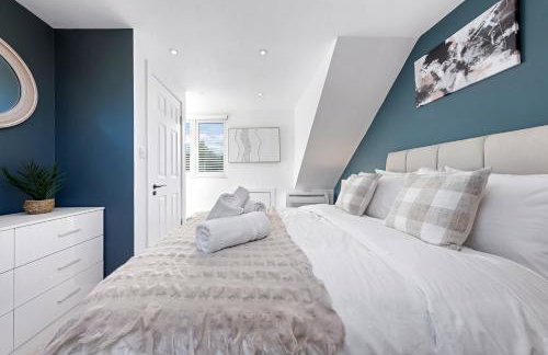 AC & Private Drive Stylish 4BR 5 Beds 8 Guests Wifi And Parking - Photo 30