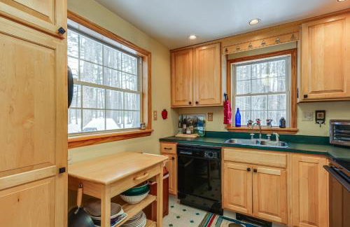 Walk to Lake George Beach Quiet Family Retreat - Foto 12