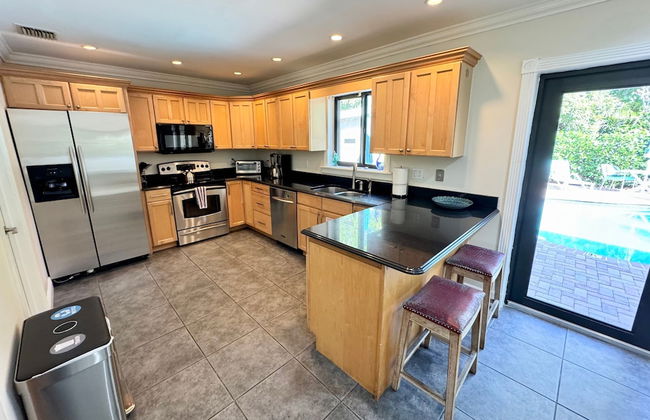 Vidal Manor 4BR Oasis w Pool Cabana- Wilton Dr - Foto 4