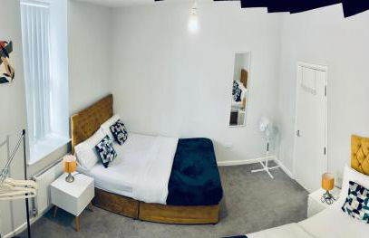 Strood Modern Flat with full kitchen and bathroom - Flat 1 Ground Floor - Photo 3