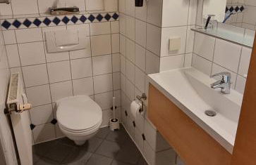 Luxus - 7 Personen 5 Bäder, 5 Schlafzimmer, Küche, Parkplatz, Ruhig - Foto 18