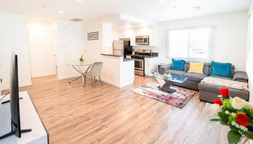 Sleek 1-Bedroom Apartment with AC & gated Parking space - Foto 2