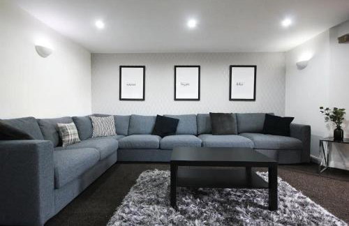 Luxury Private Apartments - Close to Town Centre - Photo 40