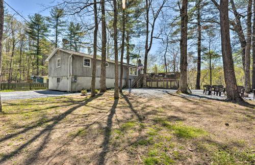 Cozy Cabin with Sunroom and Cacapon River Access! - Foto 25