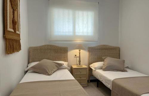 Apartamento 1ª Línea de Playa - Con Piscina y Parking - Photo 15