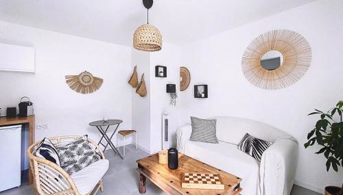 Le Romarin Bas de villa T2 avec jardin et parking au pied de la Forêt - Foto 4