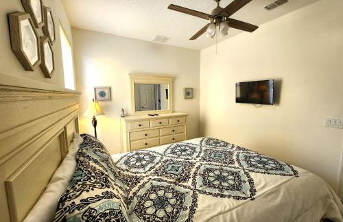 652- Spacious 5-Bedroom Villa with Pool, Spa & Scenic Lake Views - Foto 17